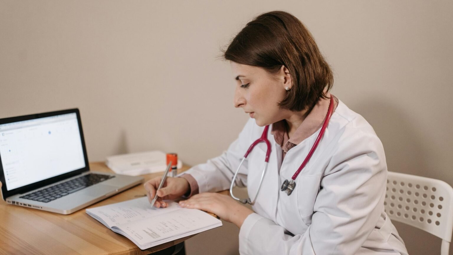 Clinical Trial Insurance Coverage: What's Covered and What's Not